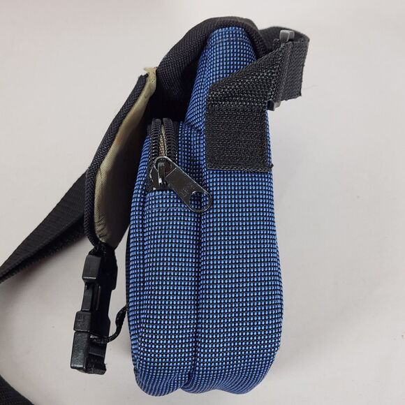 London Fog Brand Medium Camera Bag. great Condition Black blue  travel hiking - Picture 5 of 11